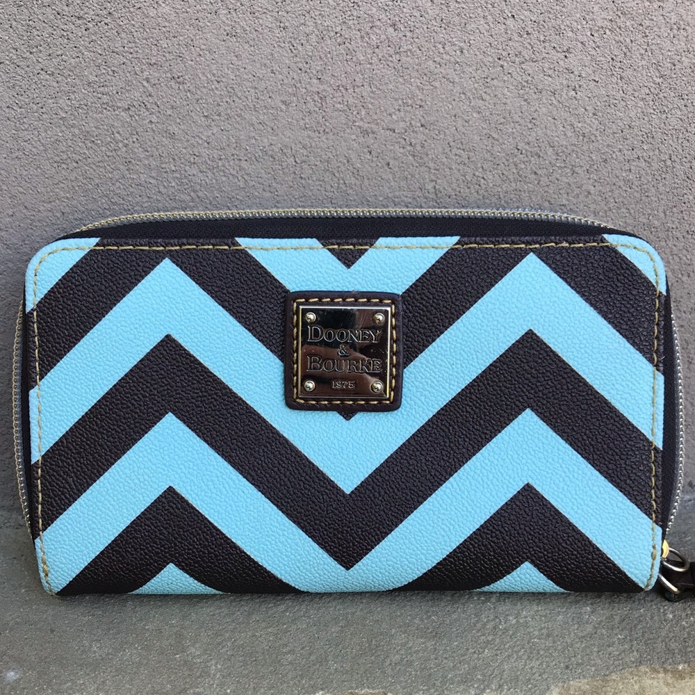 Dooney and Bourke Chevron Wristlet Teal/Black